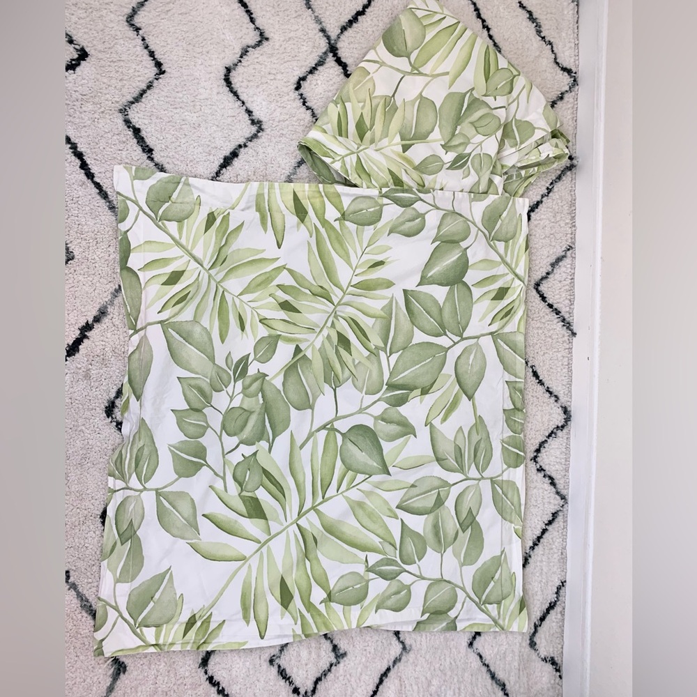 Pottery Barn Naturals Overlapping Leaves Leaf-Print Euro Pillowcases 100% cotton